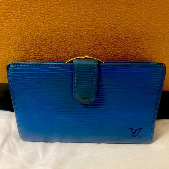 Louis Vuitton Bags Authentic Louis Vuitton Epi Leather Bifold